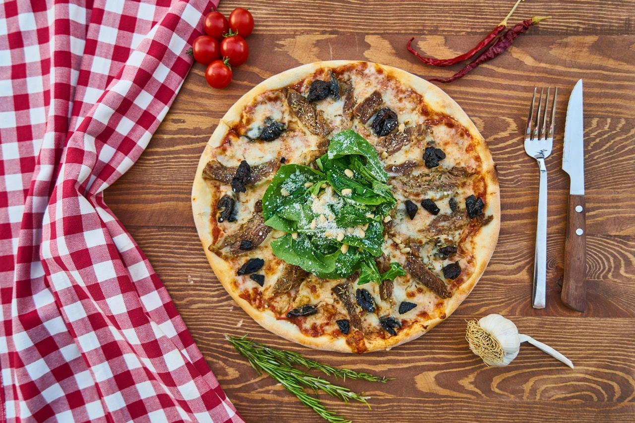 70-close-up-photography-of-pizza-1435907.jpg