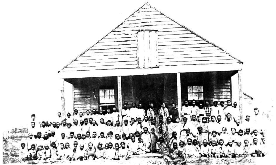 009445631147-sjammagnolia-high-schoolhistoric-photo-with-students.jpg