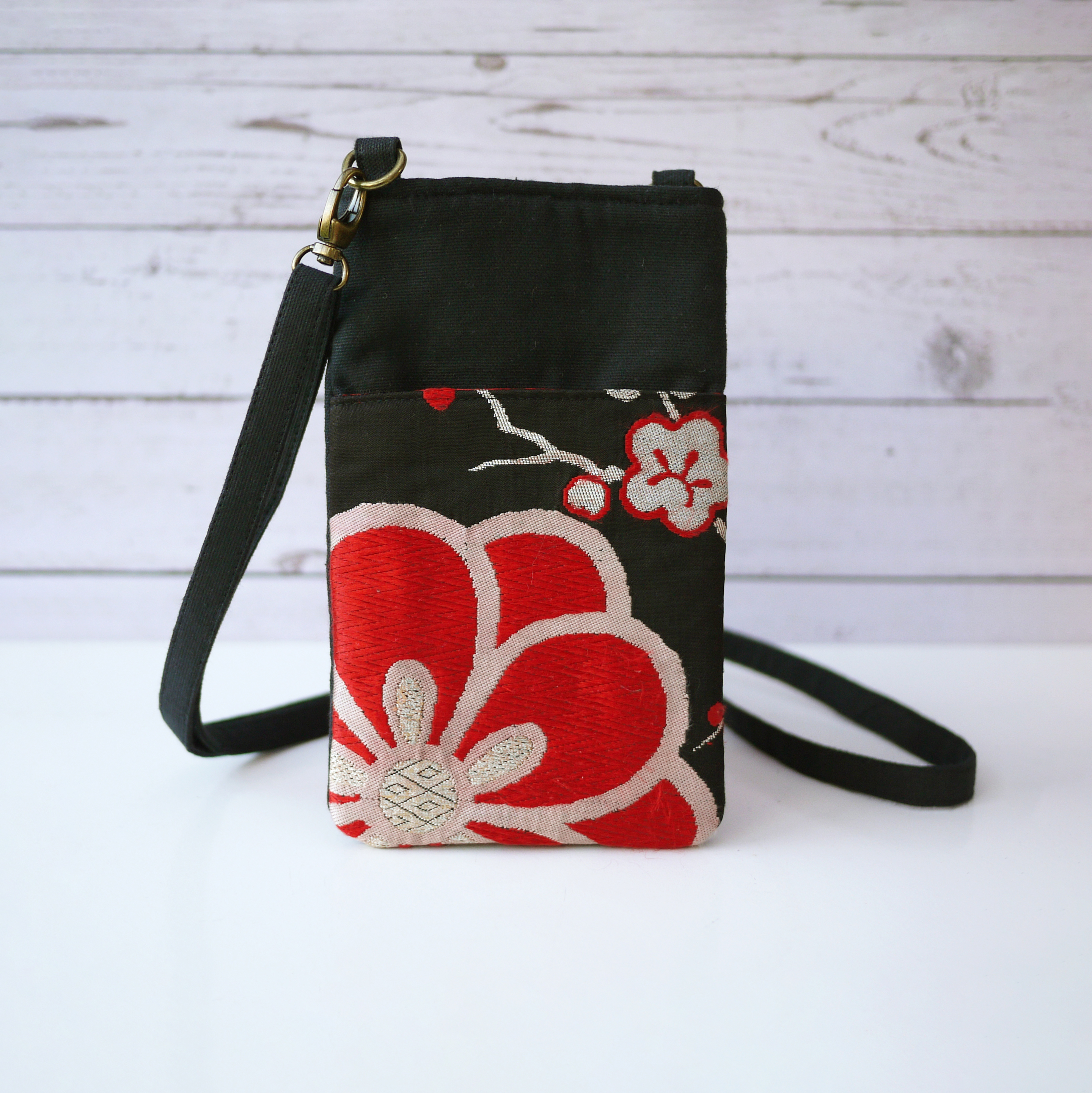 48-kimono-phone-bag-front-16643725306303.jpg