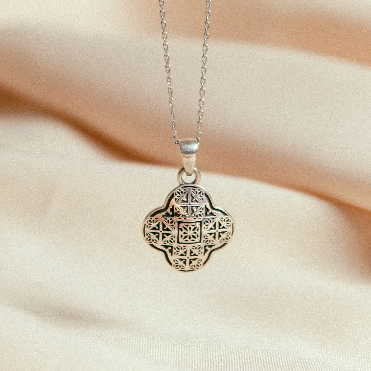 596-ayntab-silver-pendant-muradian-1.jpg