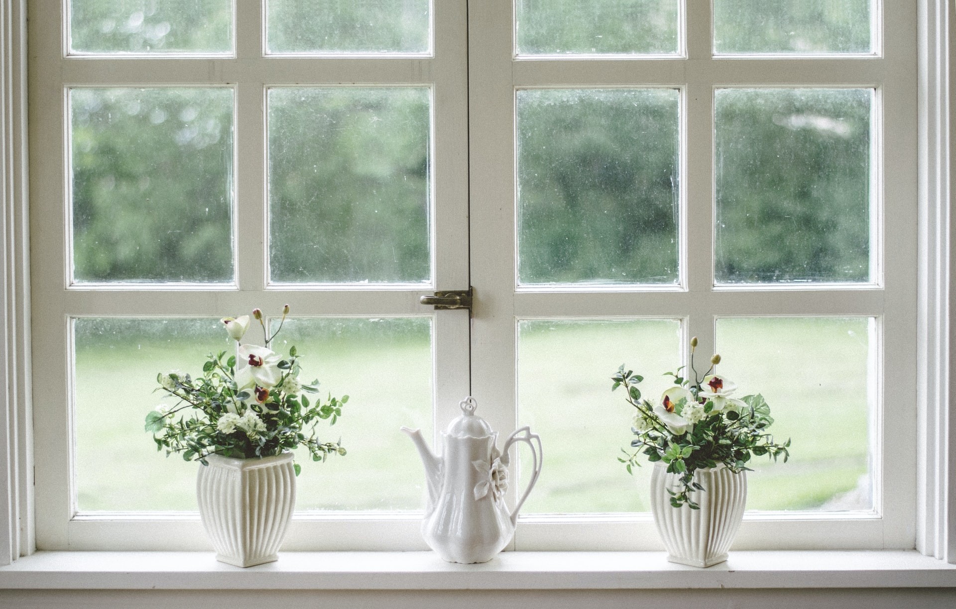 arrive and shine window and gutter cleaning window cleaning 128-u8zsjmka840.jpg