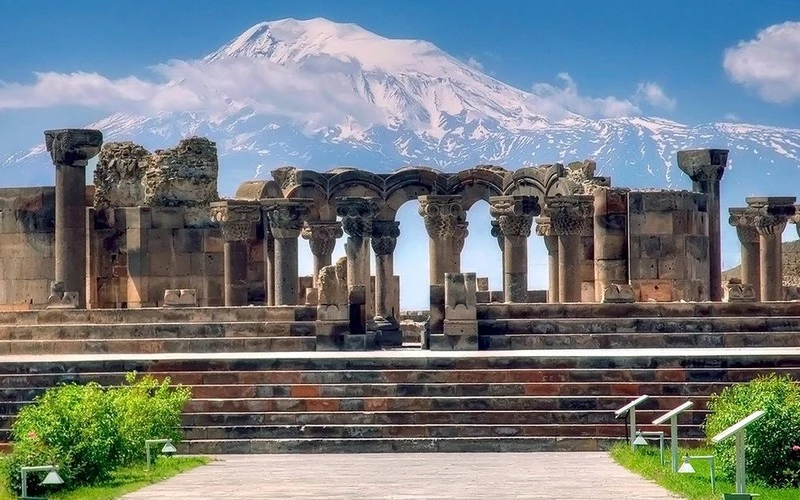 Հրեշտակների տաճարը. Զվարթնոց