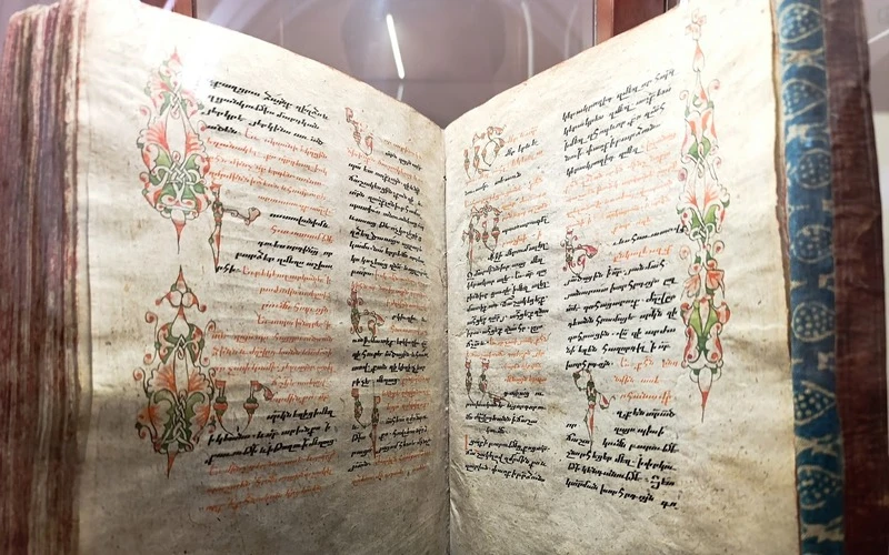 Մանրանկարիչ և գրիչ կանայք