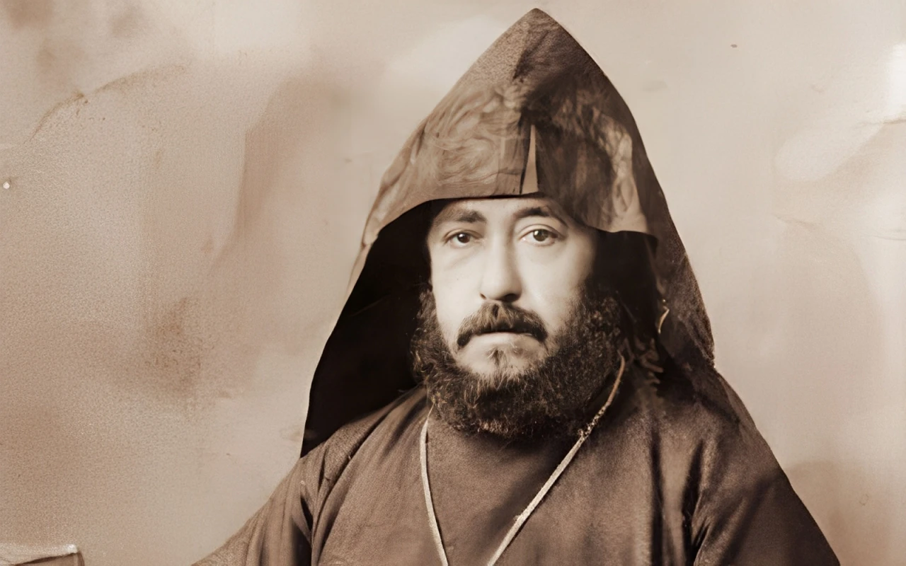  Գրոց եւ բրոց ծրար մ՚ընծայ բերի ձեզ․ Գարեգին Սրվանձտյան