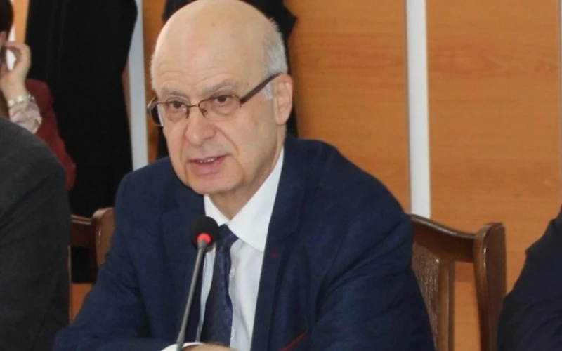 Փորձություններ և անիմաստ աշխատանք. Դավիթ Գյուրջինյան․ 