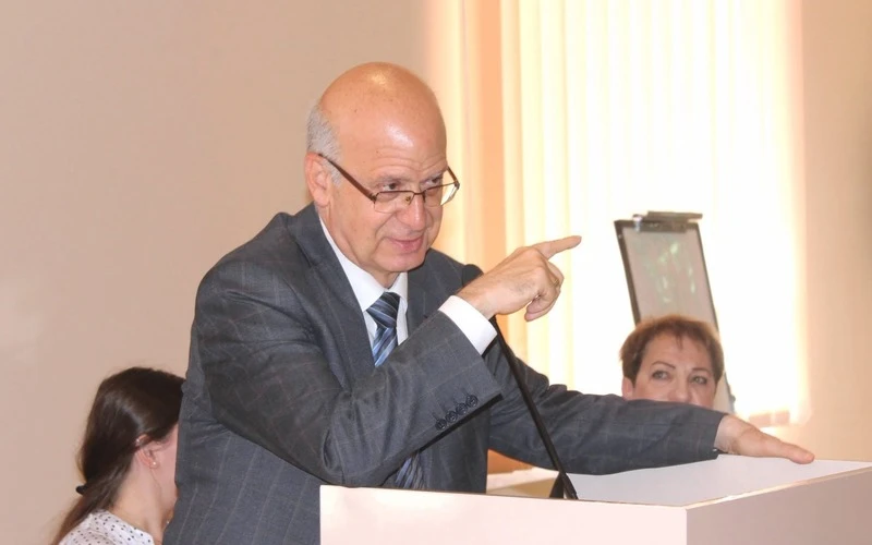 Խնդիրներ և լուծումներ․ Դավիթ Գյուրջինյան