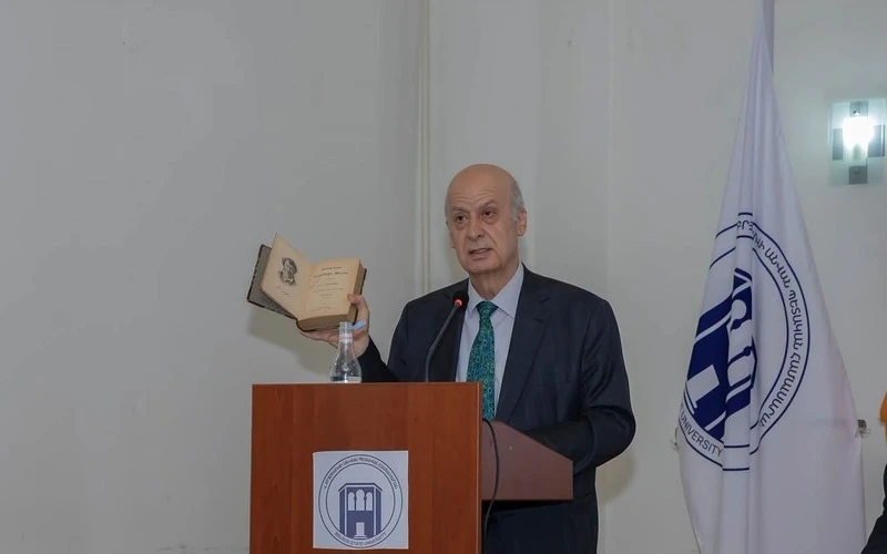 Ծանր է Հիպոկրատի գլխարկը․ Դավիթ Գյուրջինյան