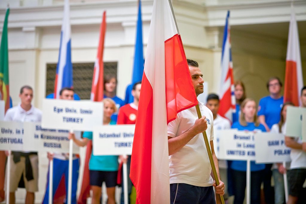 r171-eucfutsalo-flags.jpg