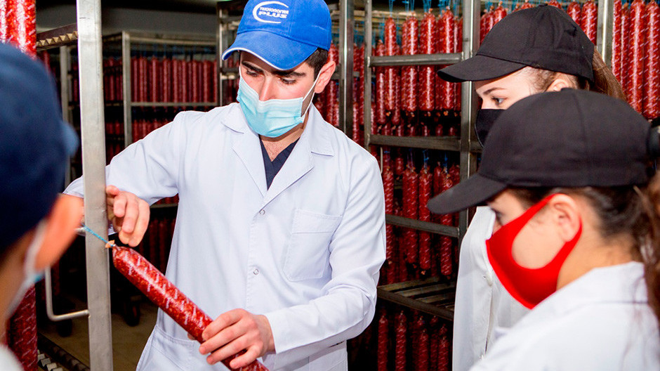 Արցախցի երեխաներն այցելել են «Աթենք» գործարան