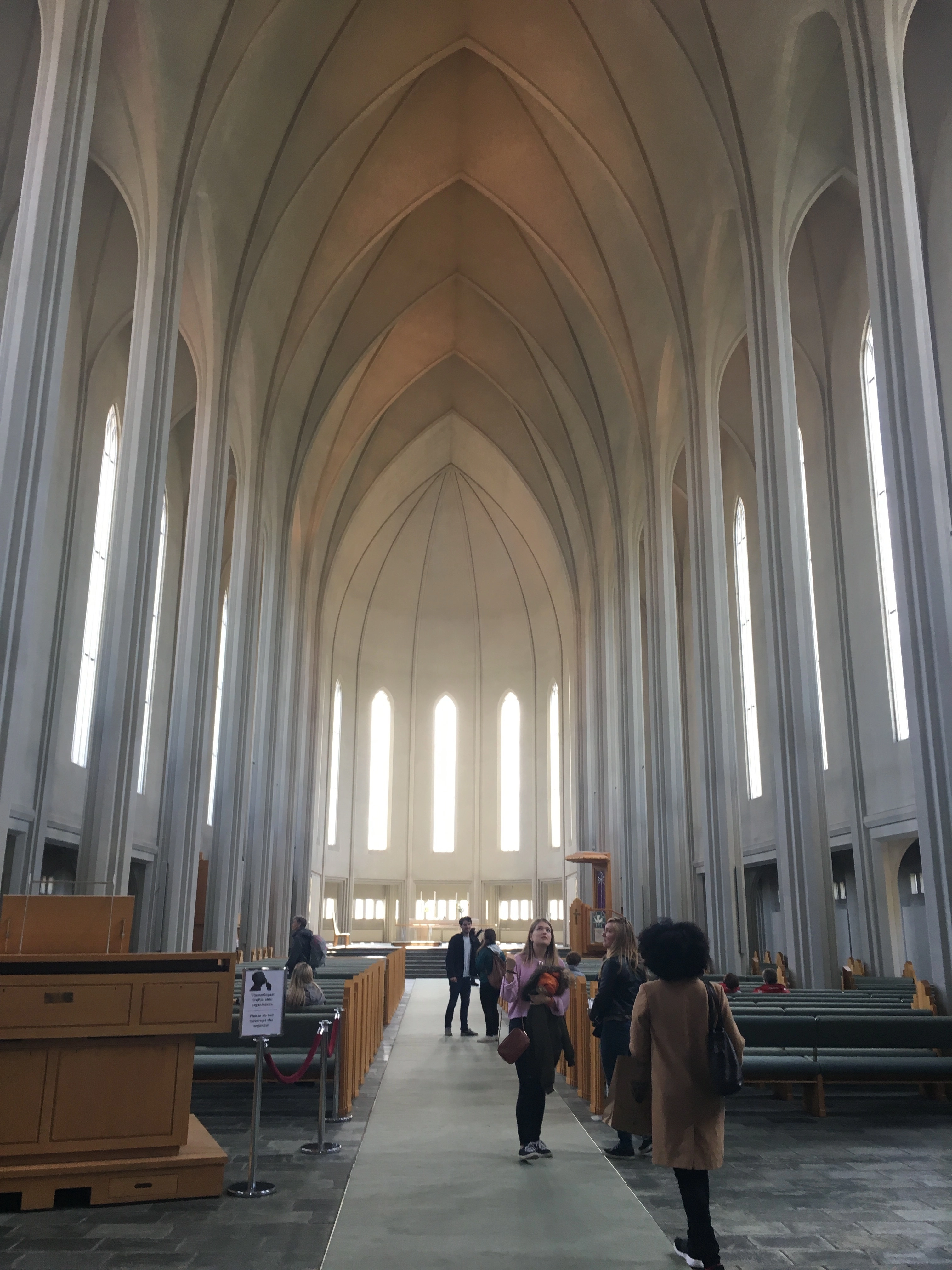 3250-03-interiorofhallgrimskirkjacopy-17477616812802.jpg