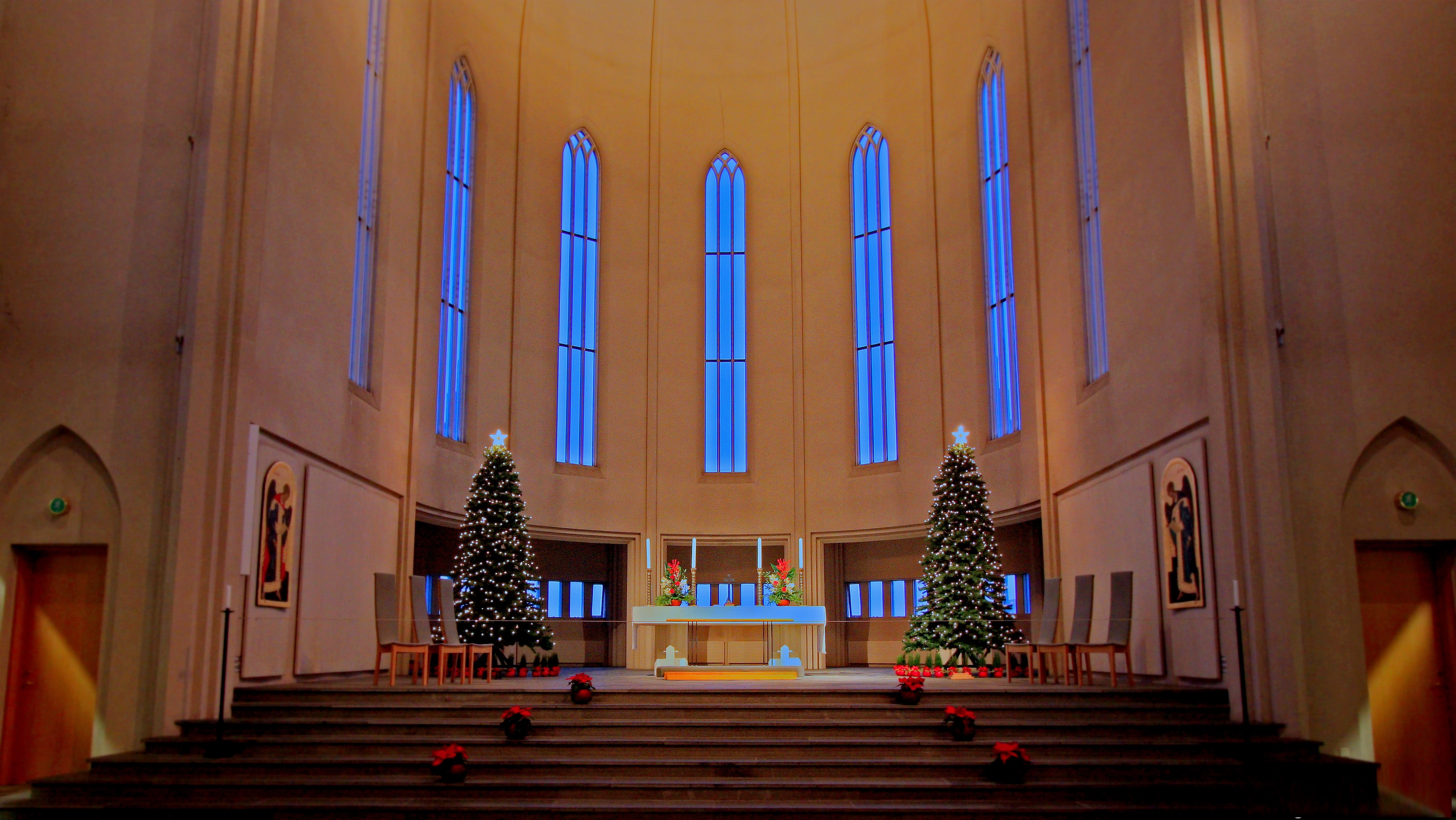 3254-07-hallgrimskirkja-lastchristmas3160371678-17477611972916.jpg