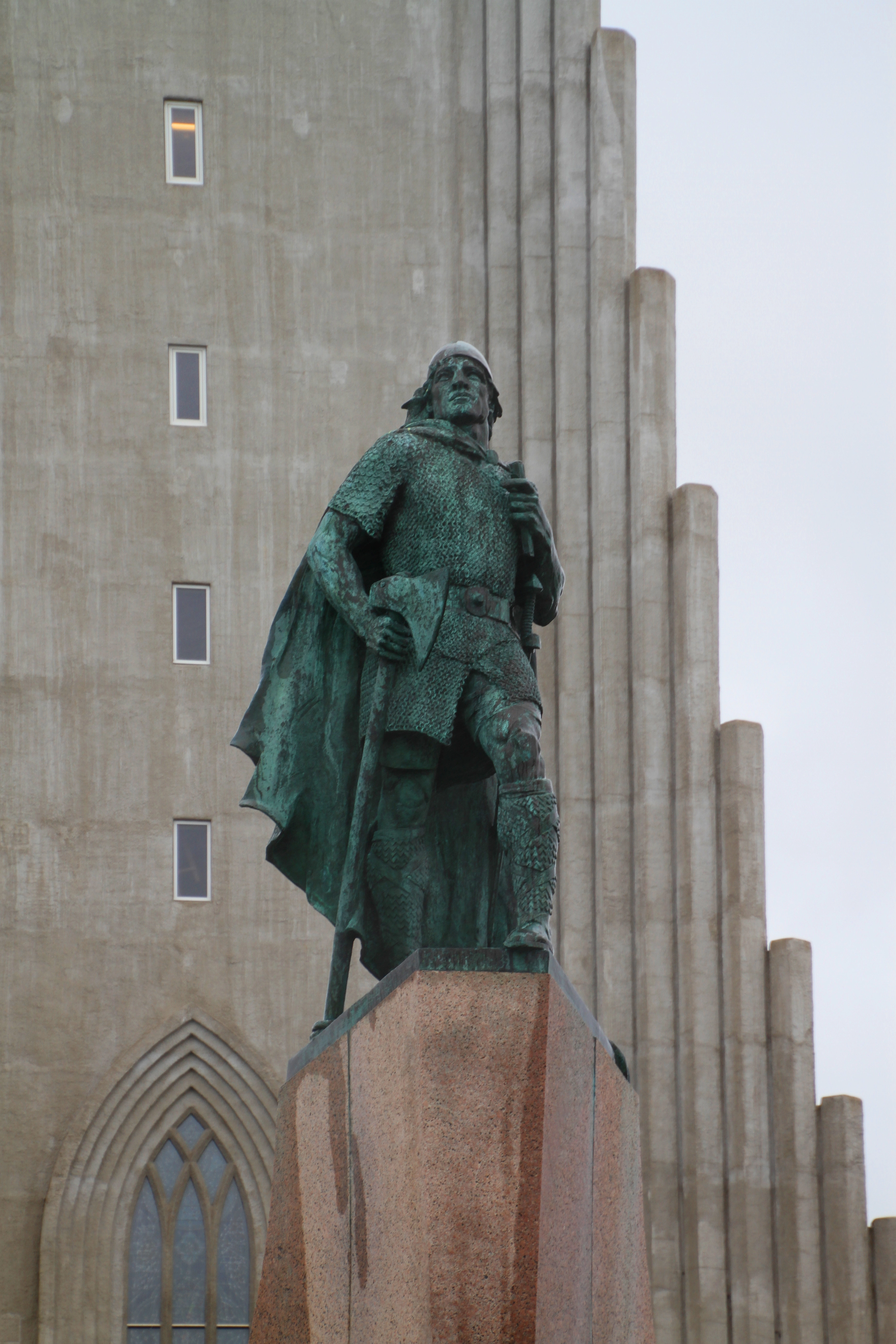 3255-08-reykjavik-32-hallgrimskirche-leifureiriksson-2018-gje-17477612761208.jpg