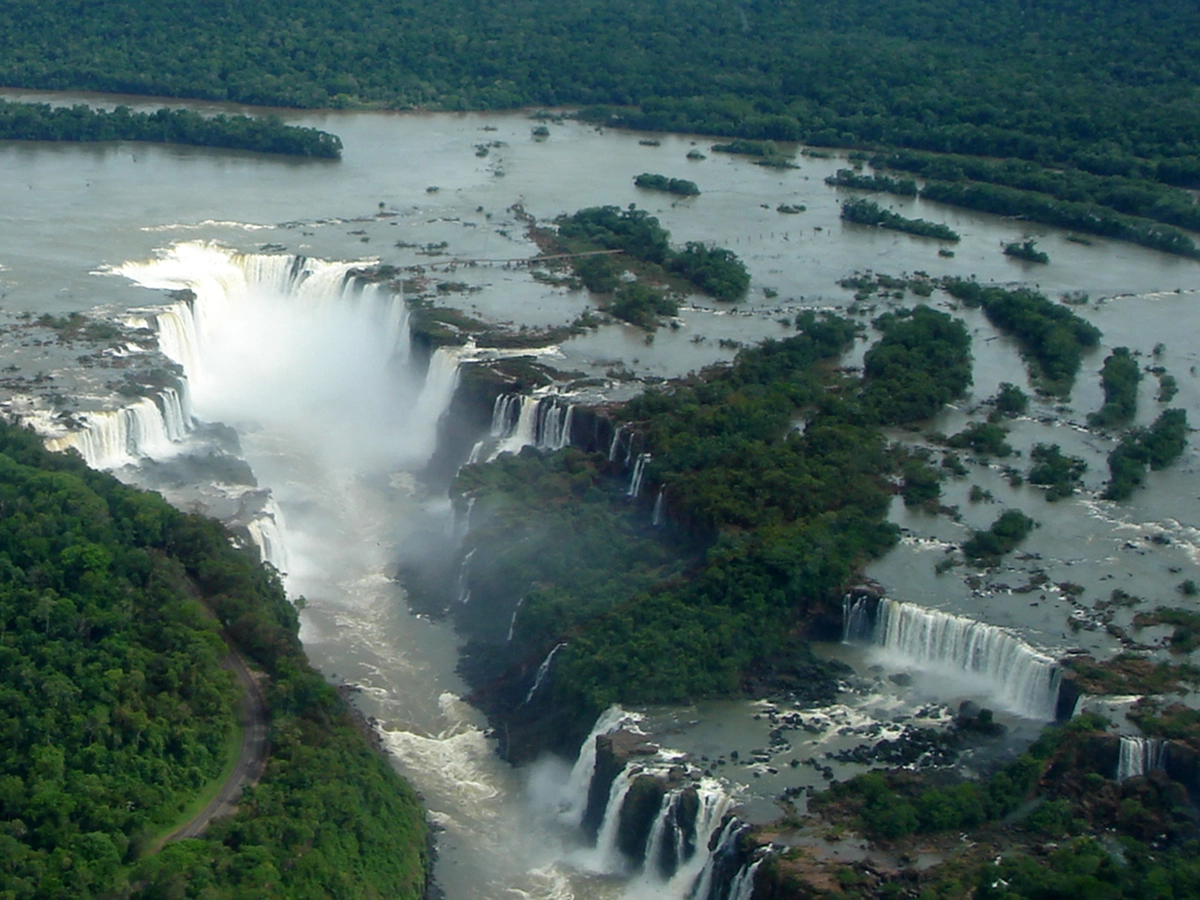 4089-fozdeiguacu27panoramanov2005-17538187596334.jpg
