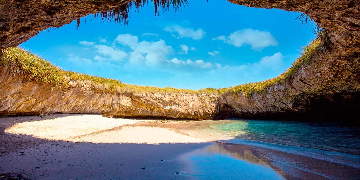 4135-travel-guide-marieta-islands-hidden-beach-17541713502918.jpg