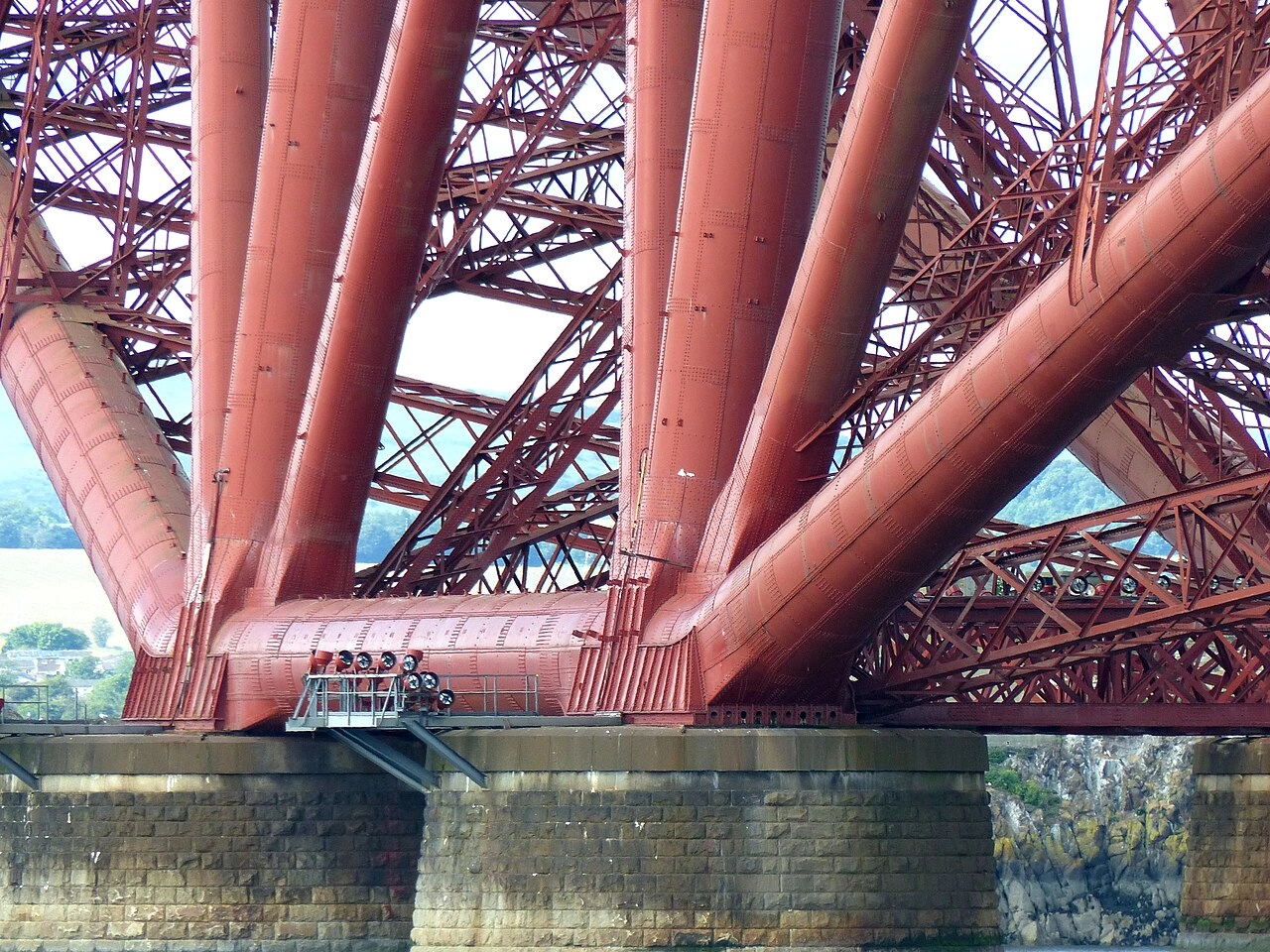 4843-closeupontheforthbridgescotlandarp-17579658265038.jpg