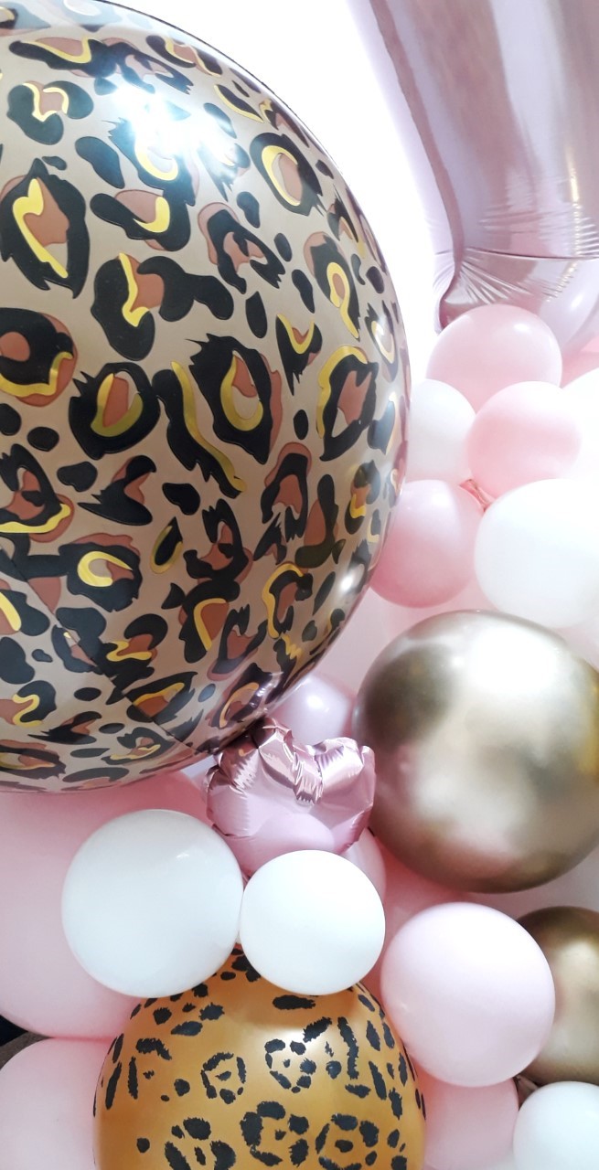 Pink and leopard print garland