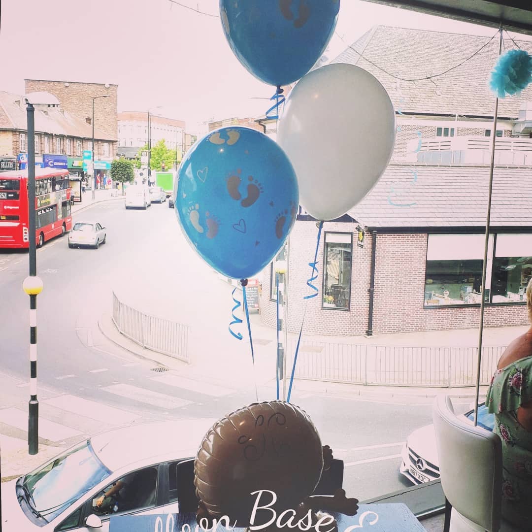 Baby shower balloon bouquet