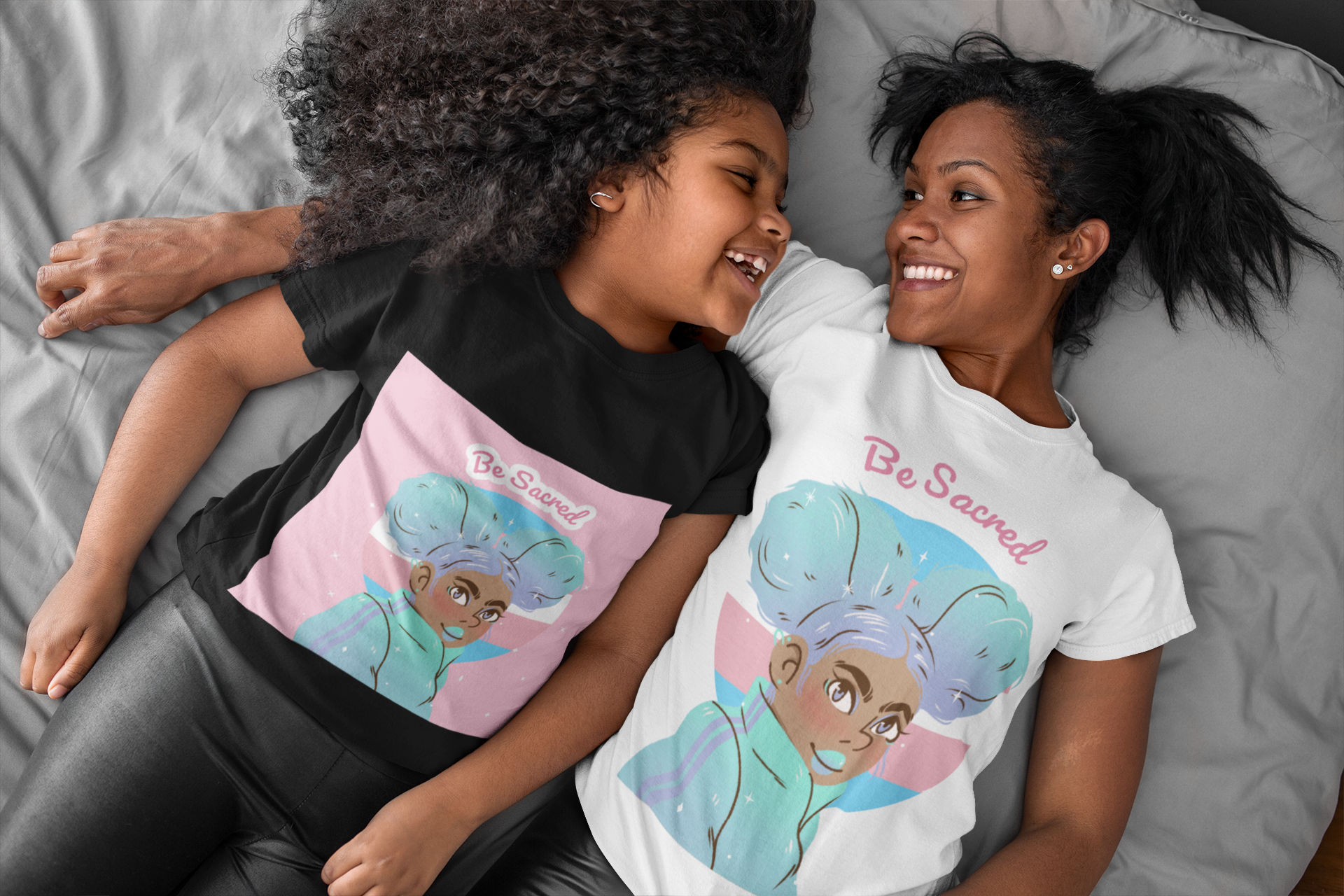 41-tee-mockup-of-a-mom-and-her-daughter-lying-in-bed-26375.png