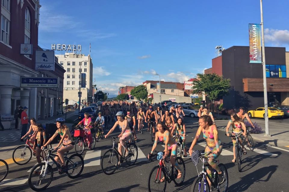 r3-naked-bike-ride-herald.jpg
