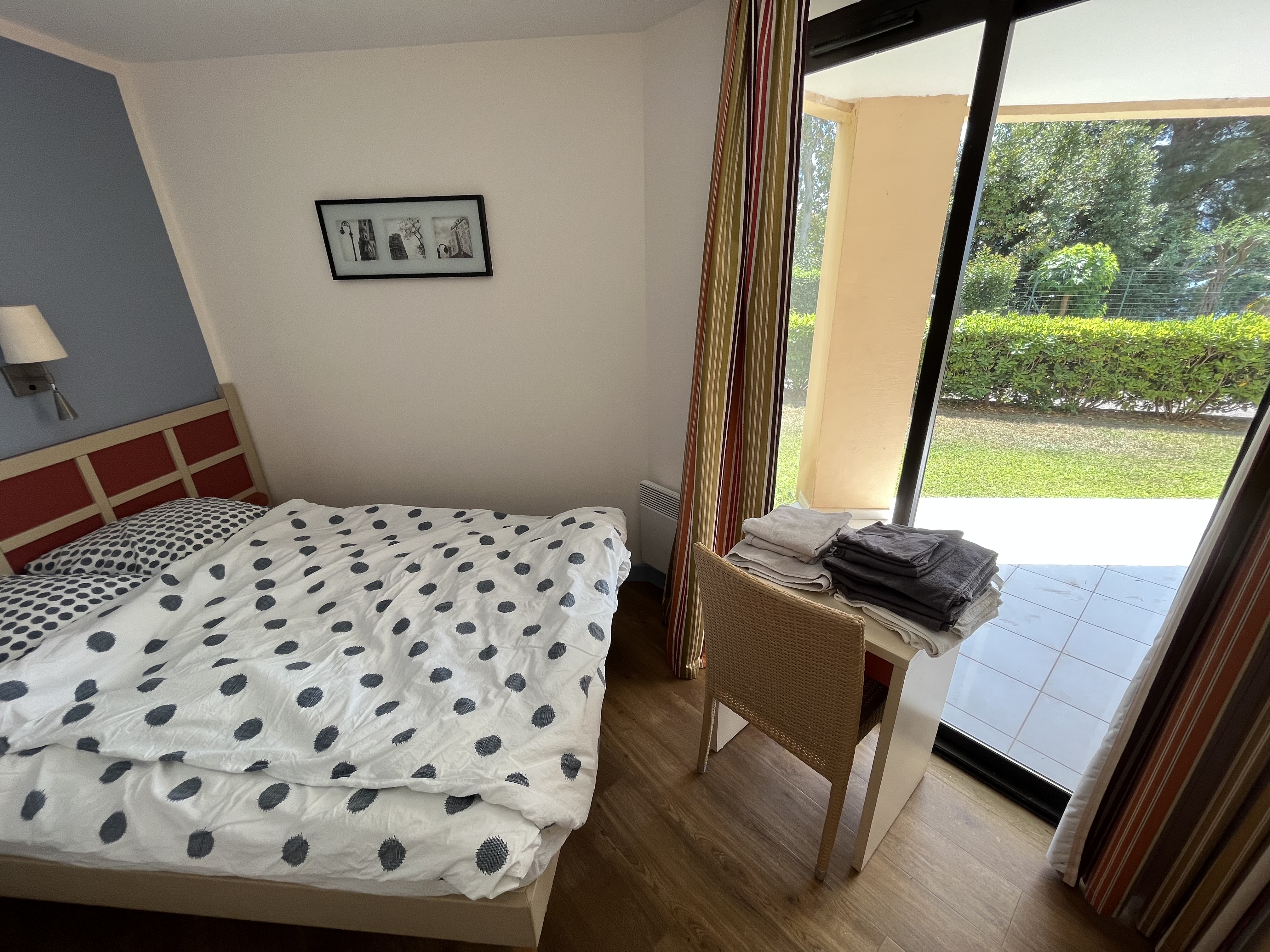 Bed room with view outside Bed room with view outside