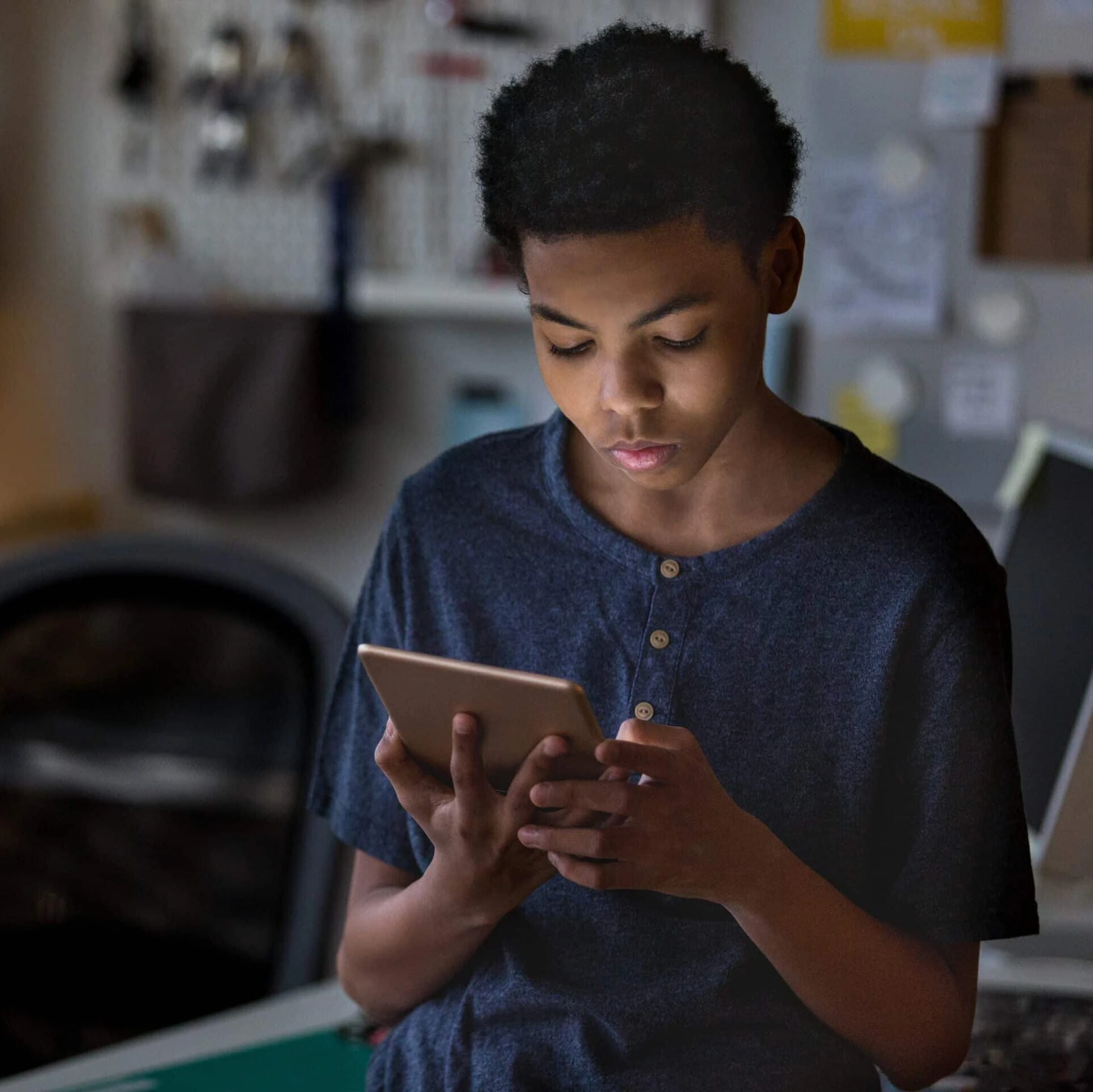 969-middle-schooler-with-tablet-17909488305453.jpg