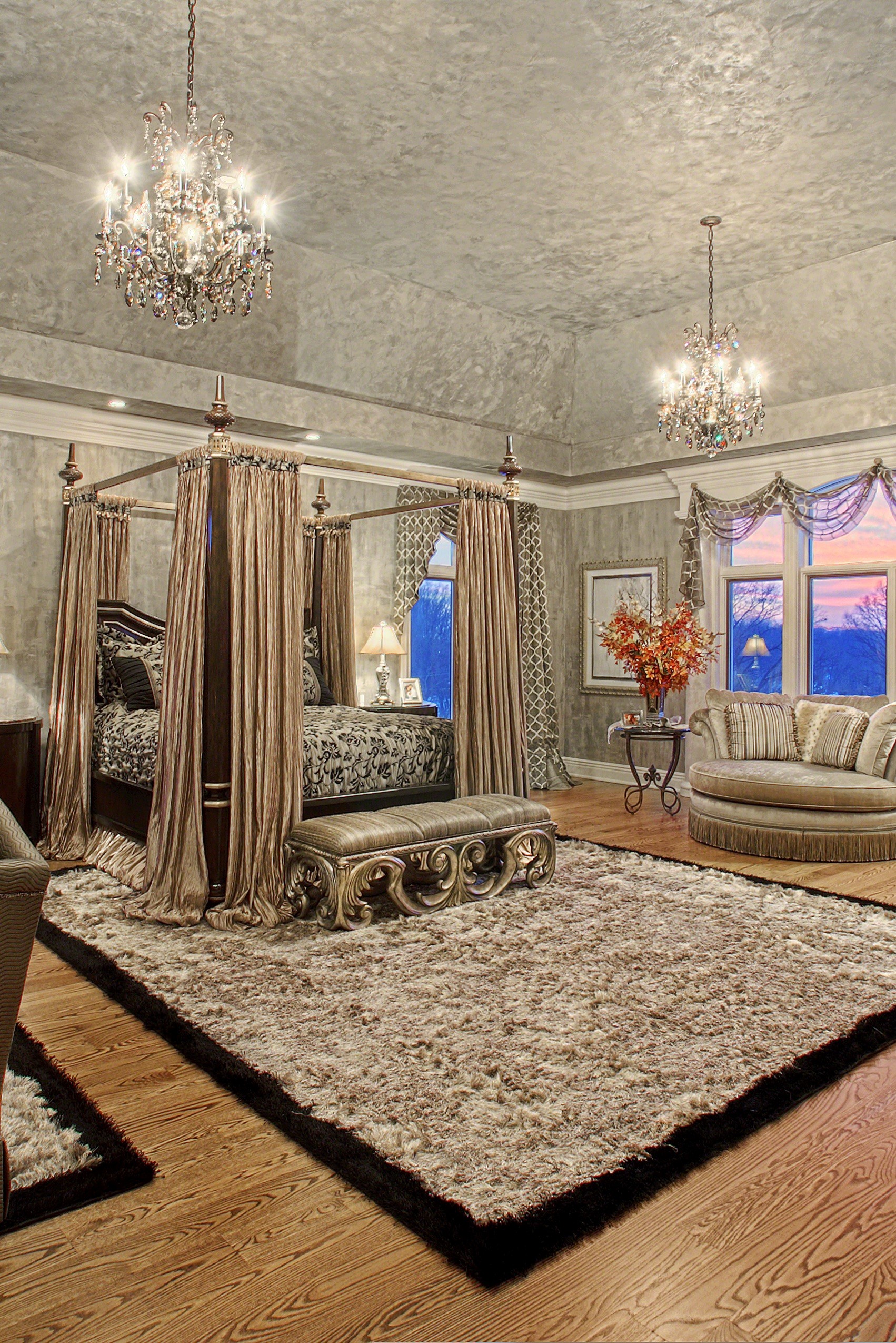 104001702255083-08-master-bedroom-with-tray-ceiling.jpg