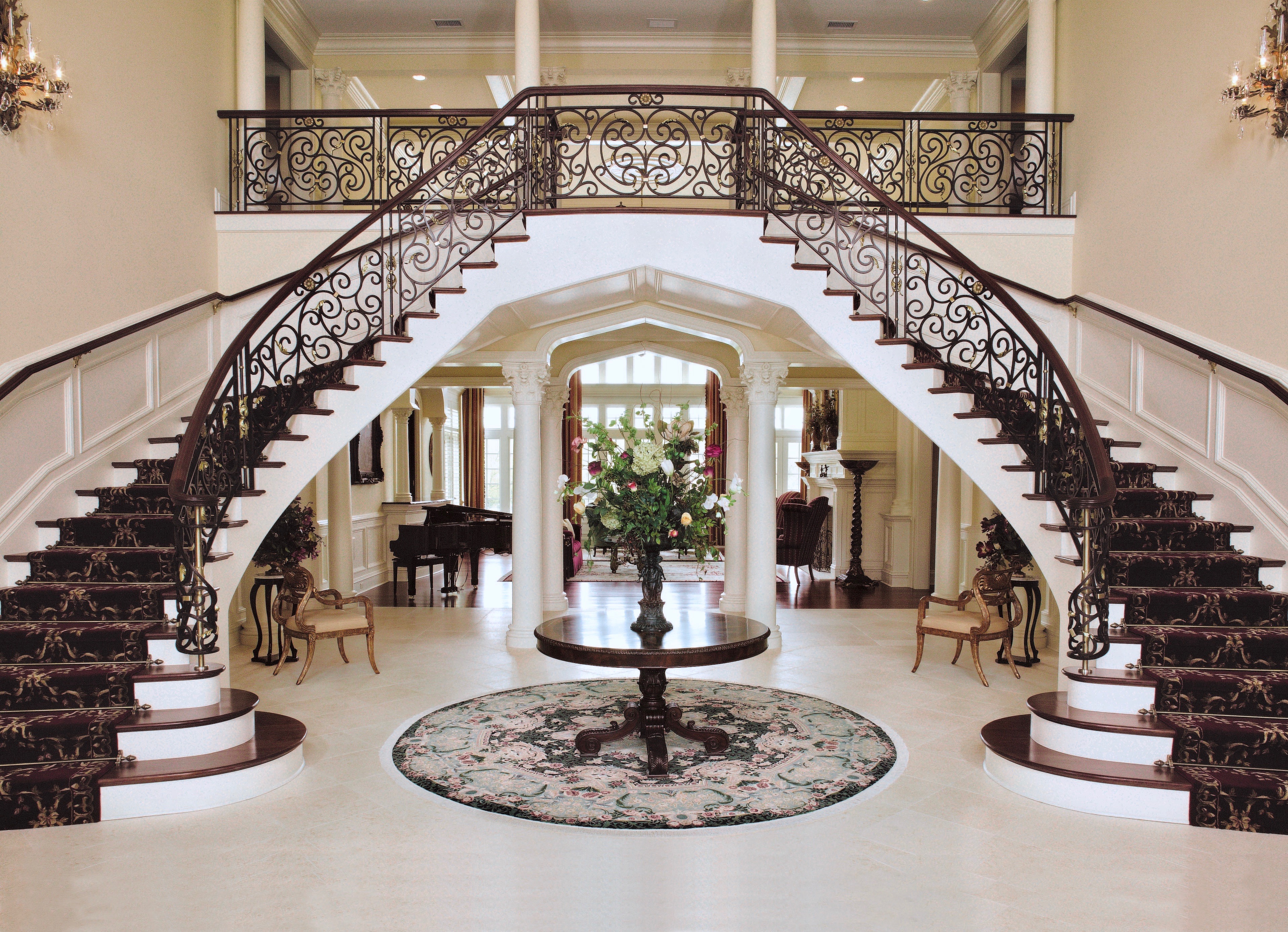 92-06foyer-15967328686675.jpg