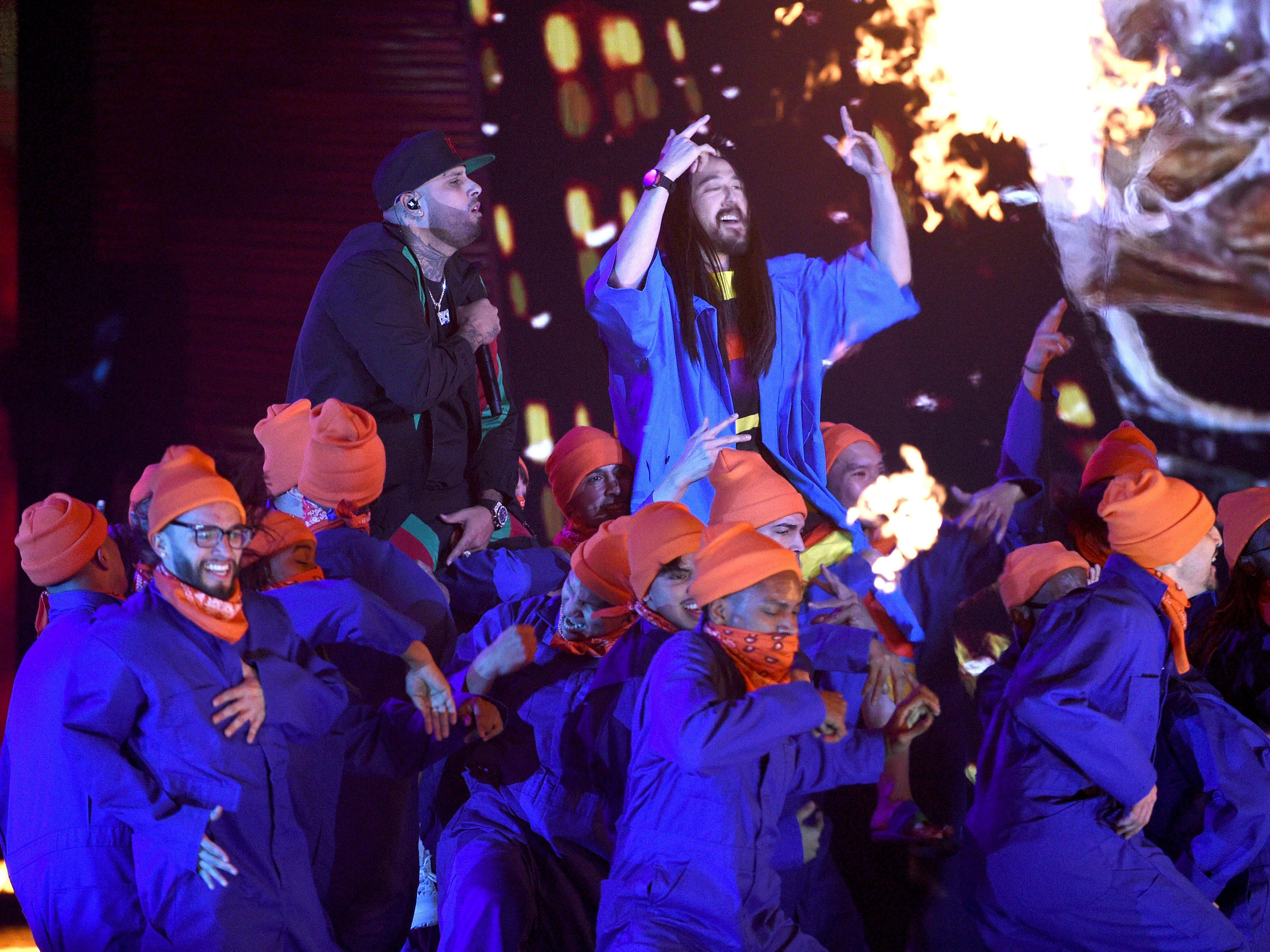 288-latin-grammys-nicky-jam-steve-aoki.jpg