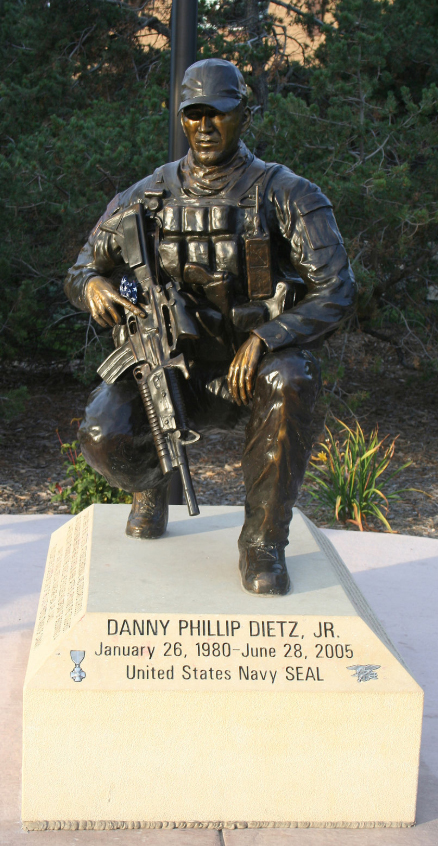 655-statue2.jpg