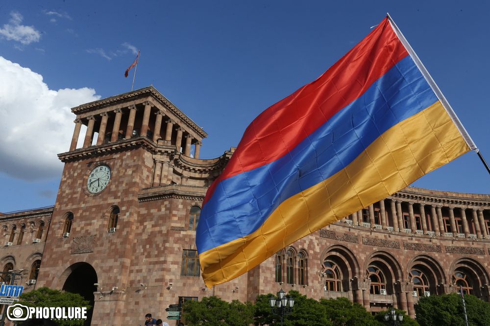 r68-armenia-flag-government.jpeg