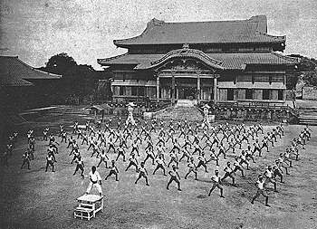 173-350px-karateshuricastle.jpg