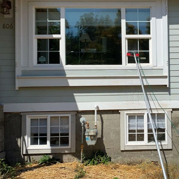 1889-siding-and-window-cleaning-6-16952395912274.jpg