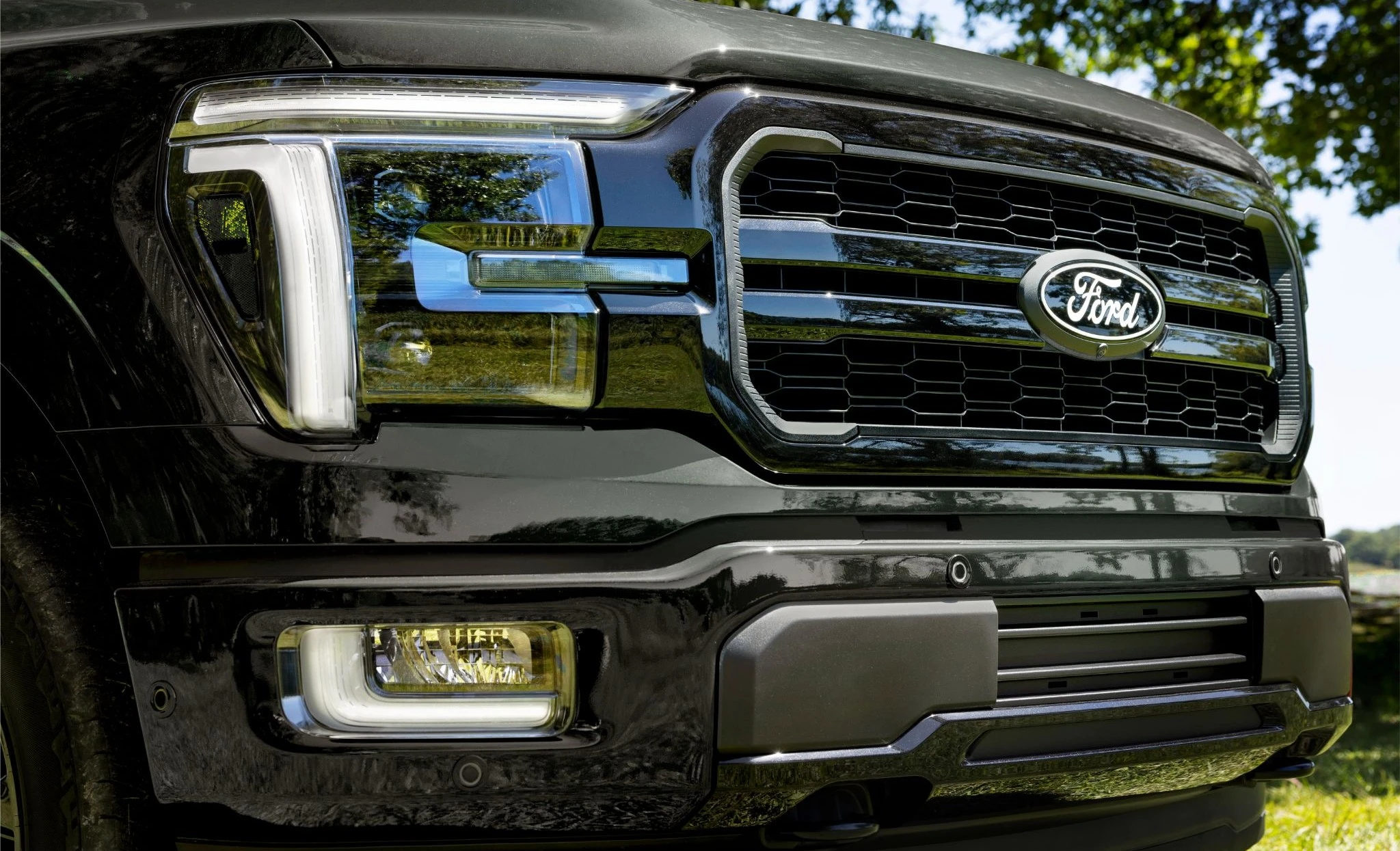069204812451036-2025-20ford-20f-150-20lariat0427black2048px-17532676284243.jpg