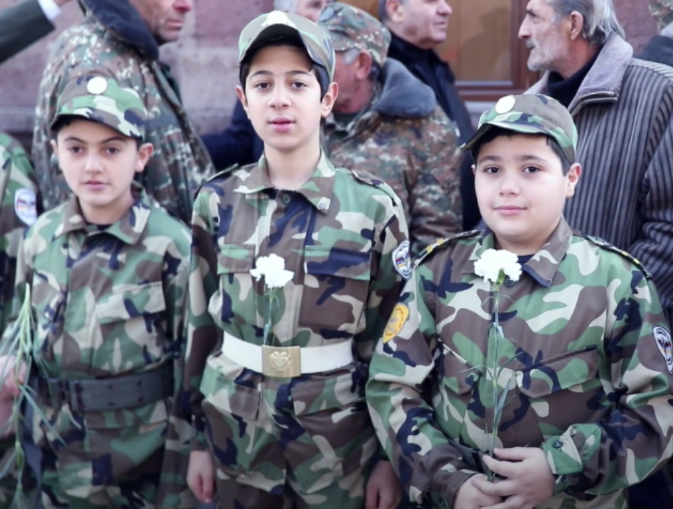 Ֆասթ Կրեդիտը շարունակում է աջակցել պատերազմի մասնակիցներին