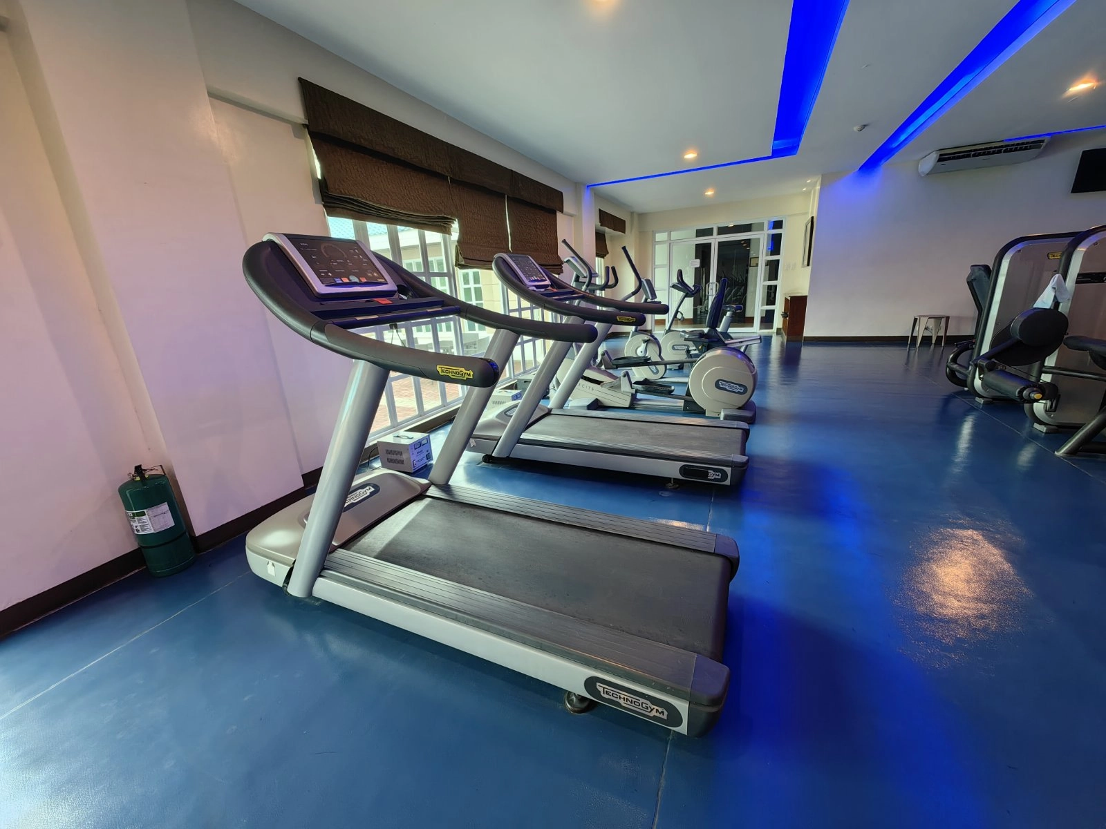 3584-gym3-17466027291952.jpg