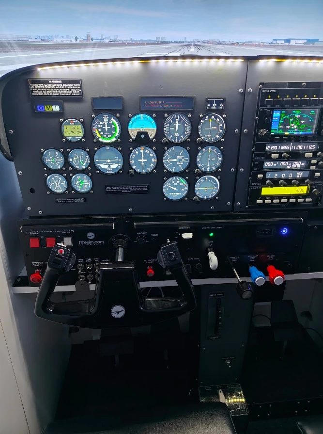 235-cessna172-simulator-17761588704702.jpg