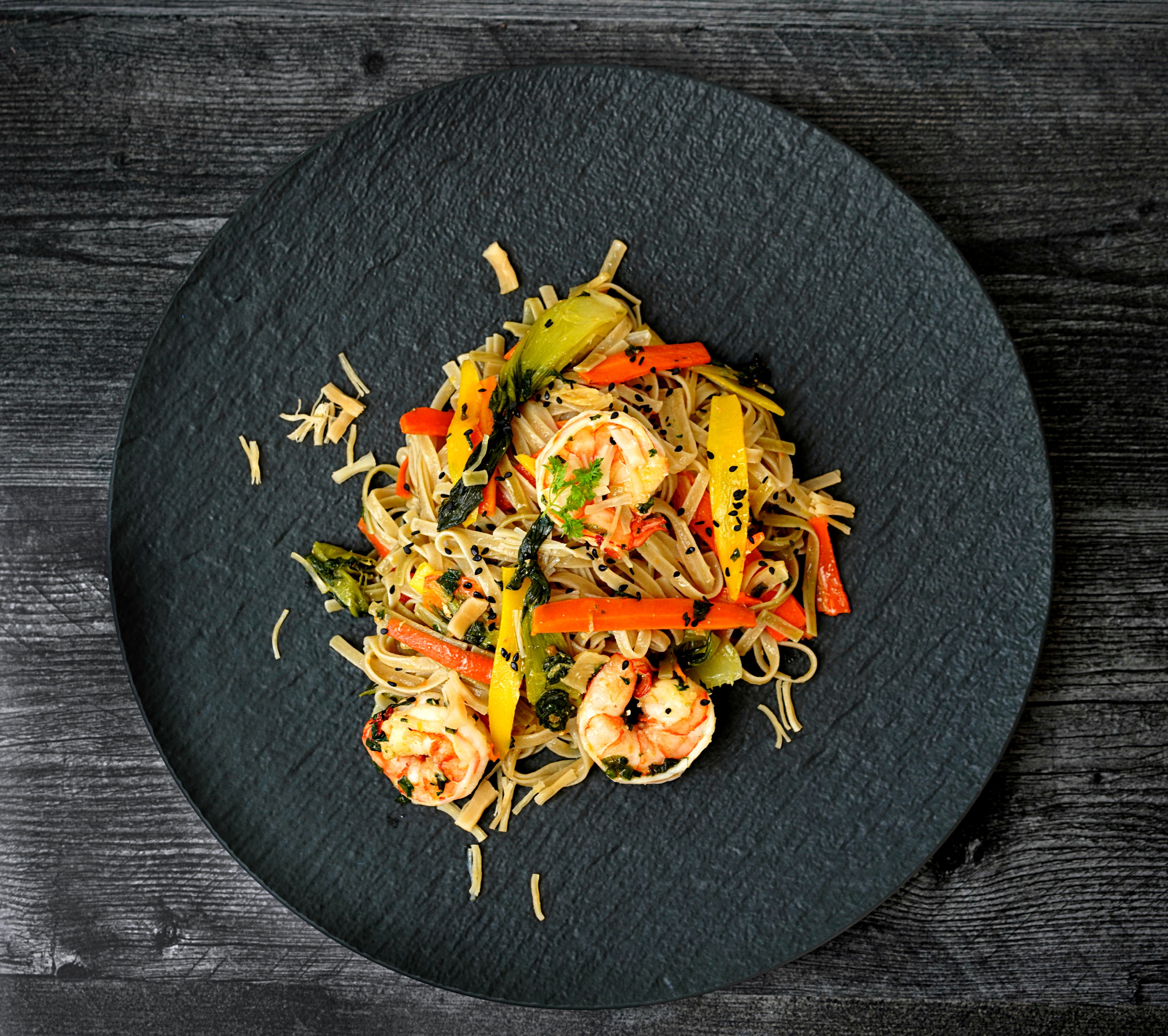 Rice Noodles with Prawns and Vegetables