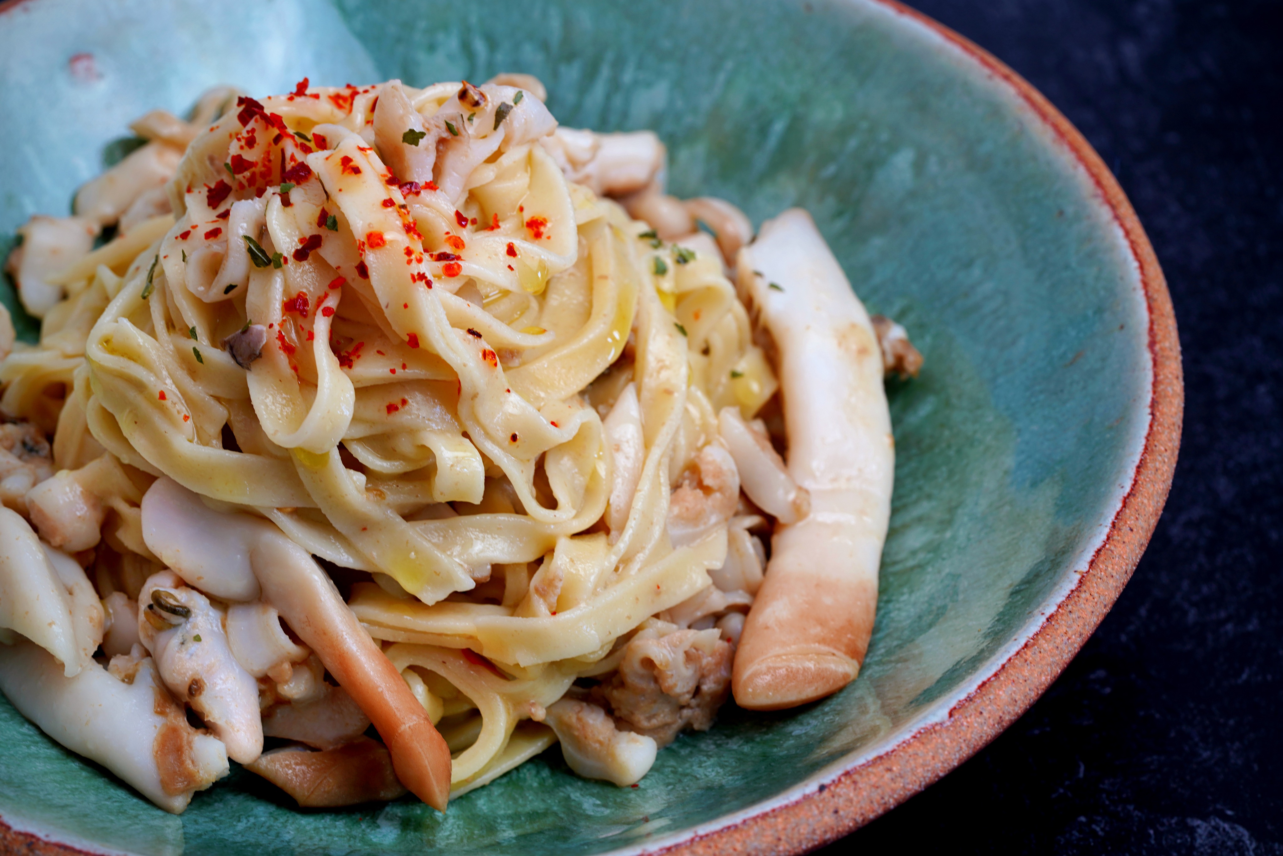 Keto Fettuccine with Razor Clams