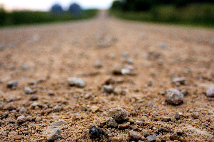 313-307-307-r200-gravel-road-dust-life-on-the-side-of-an-unpaved-road-16771761431124.jpg