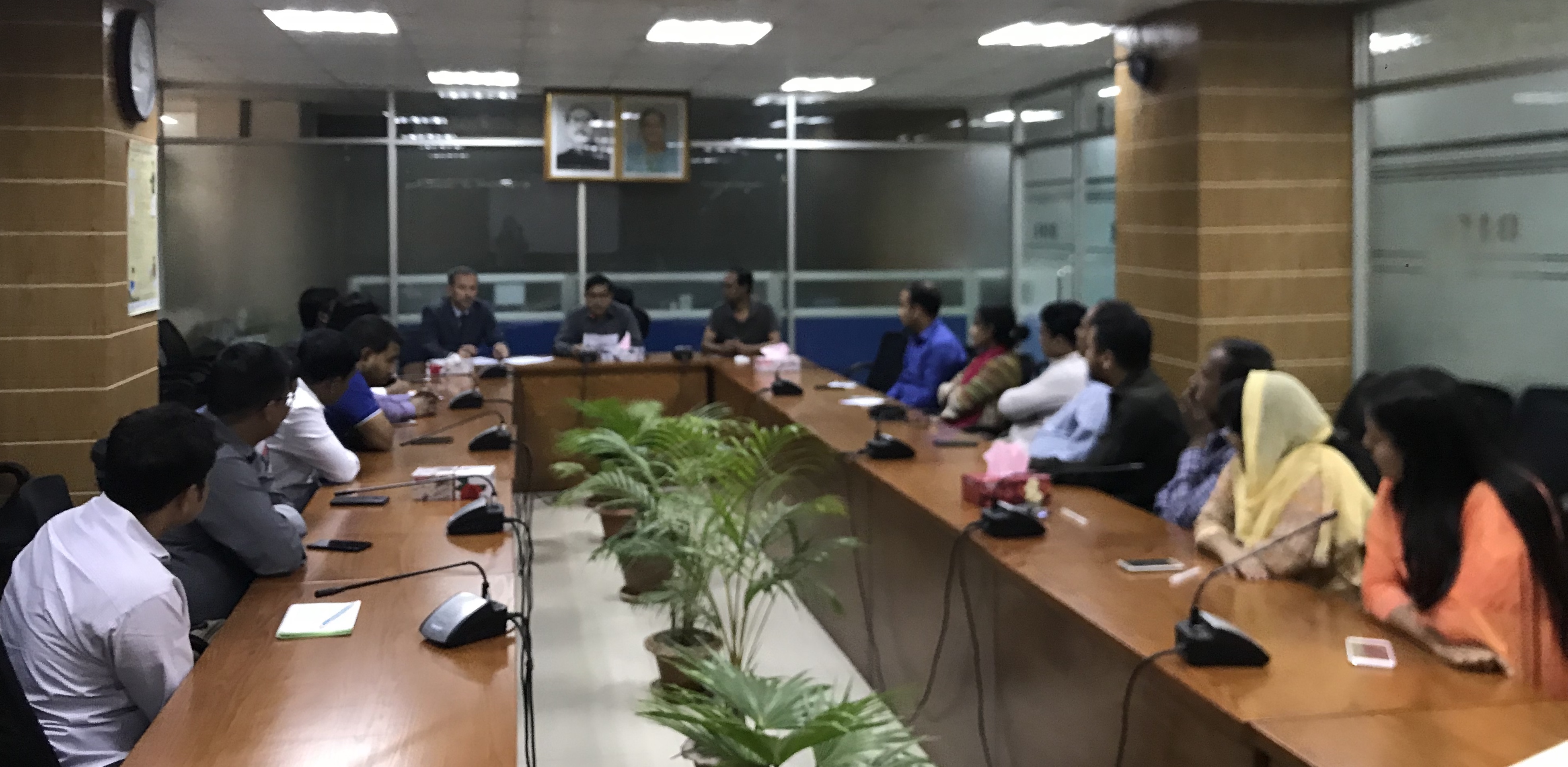 Meeting with Bangladeshi factory inspectors concerning investigating allegations of modern slavery in textile factories 924-img3804.jpg