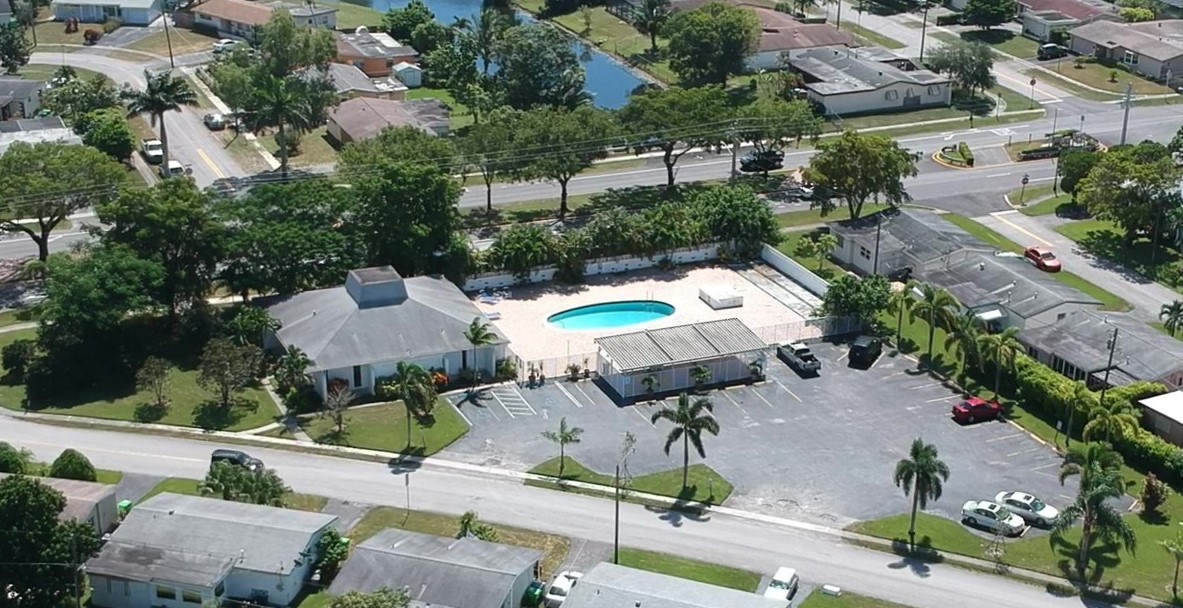 34-clubhouse1.jpg