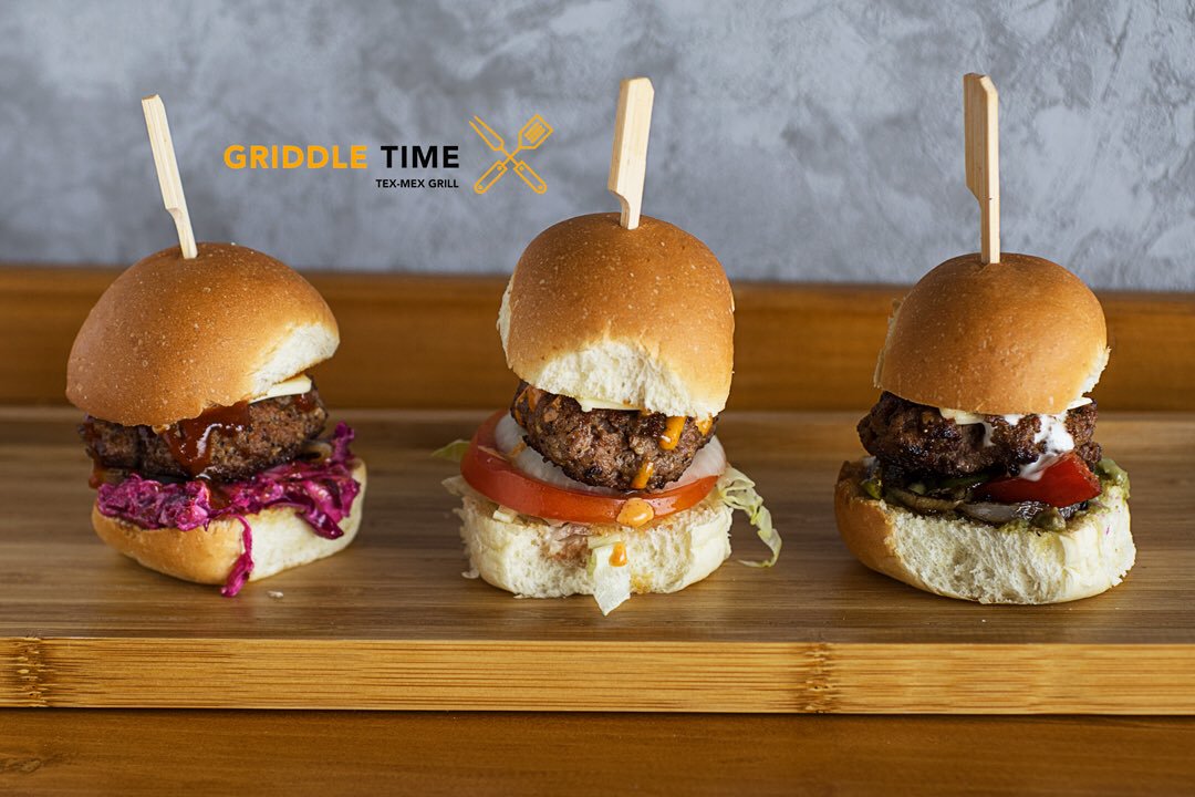 1035-sliders-madness-beef-burger.jpg