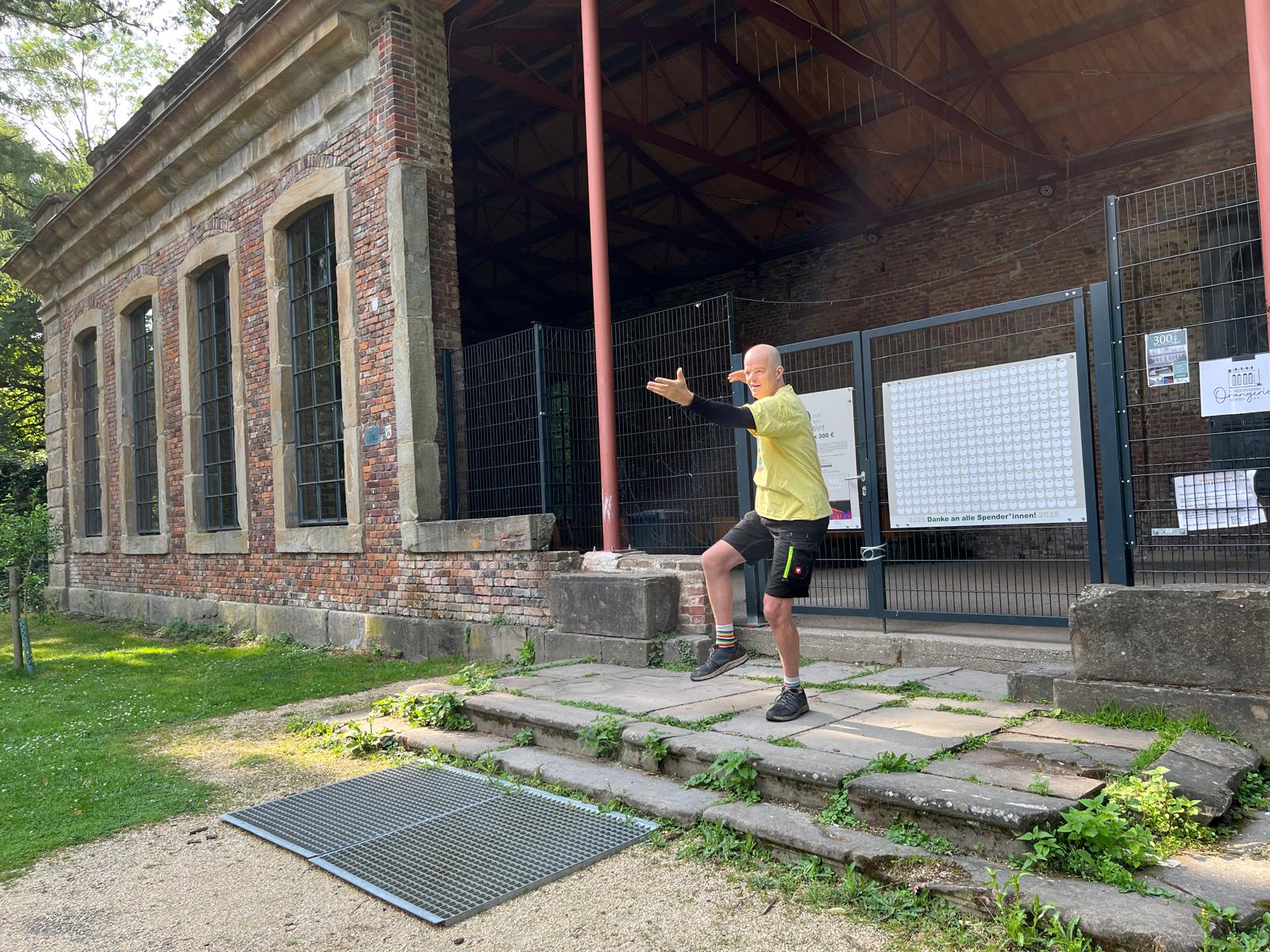 195-das-rollen-der-arme-vor-der-orangerie-17516452647187.jpg