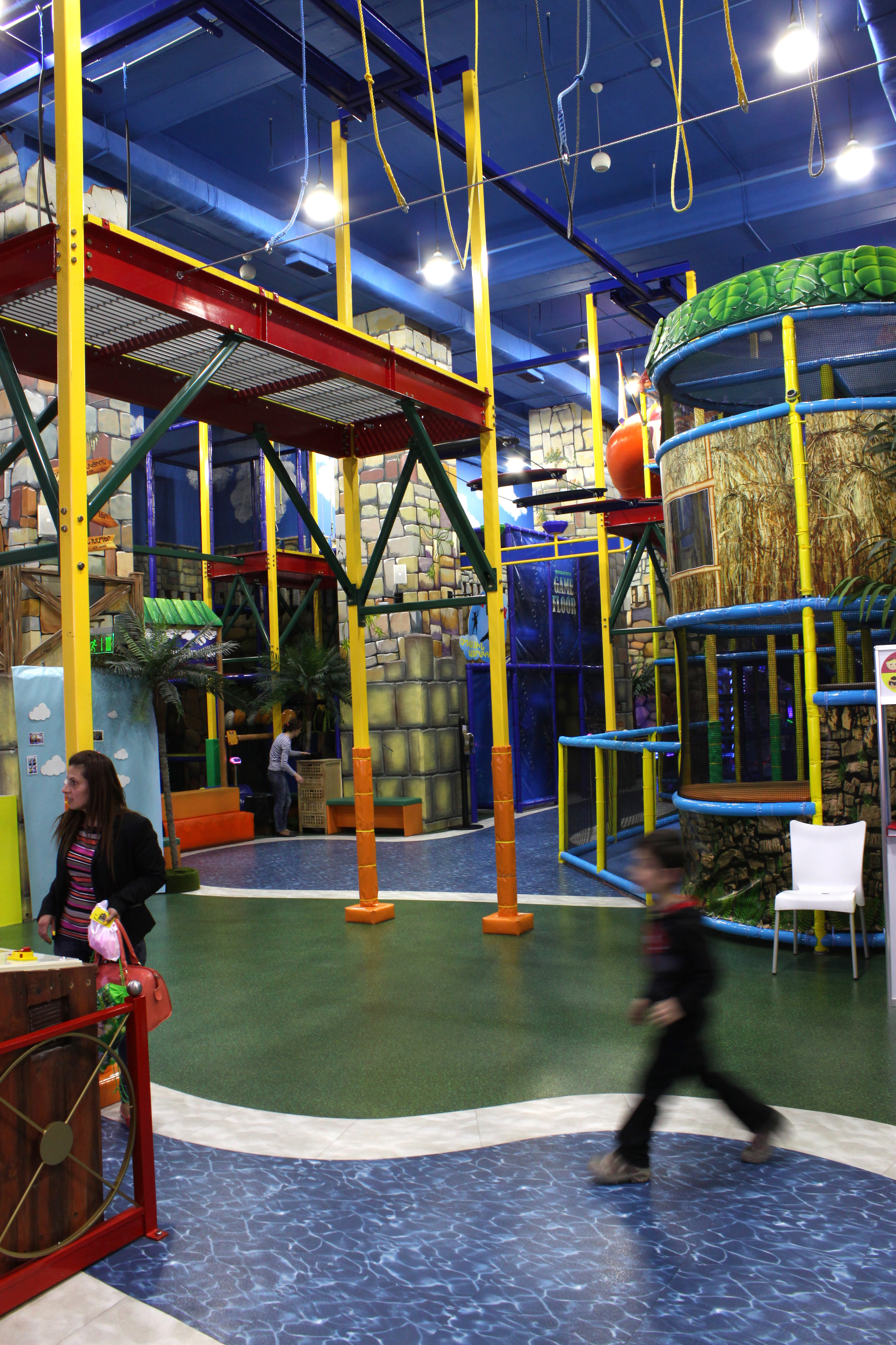 1052-entertainmentkk66.jpg
