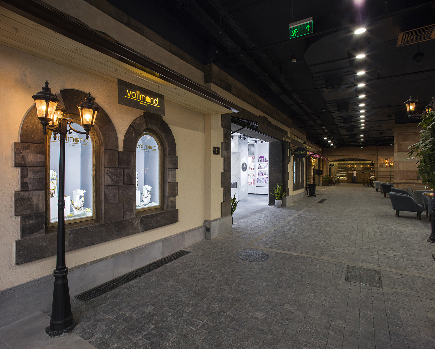 1150-yerevan-mall02.jpg