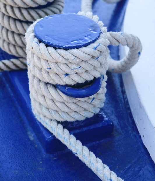 0163532621791-boat-ropes-blue-dreamstimes40674538.jpg