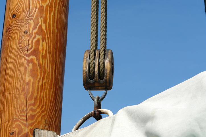 800-sails-ropes-pulley-istock-121273638.jpg