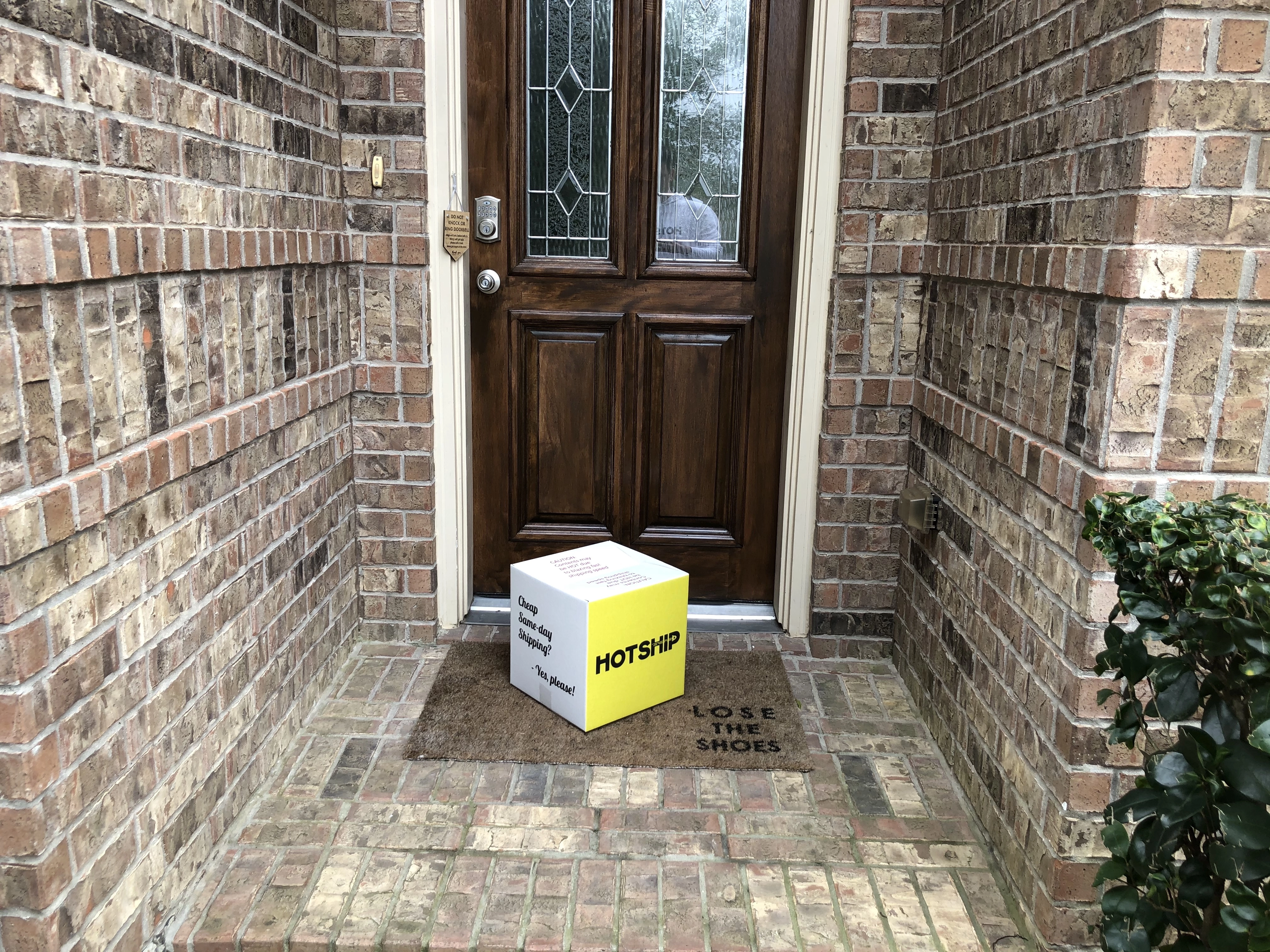 1-hotship-box-on-doorstep.jpg