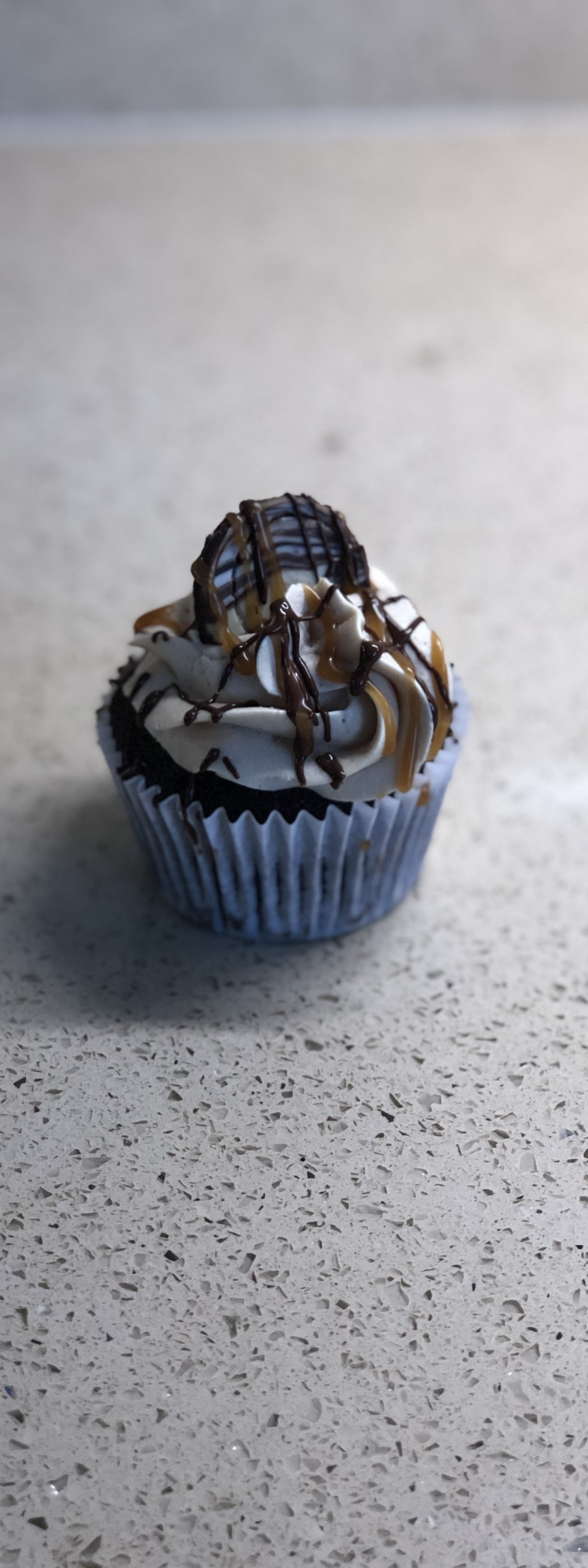 7560151240321558-salted-caramel-cupcakes2jpeg.jpg