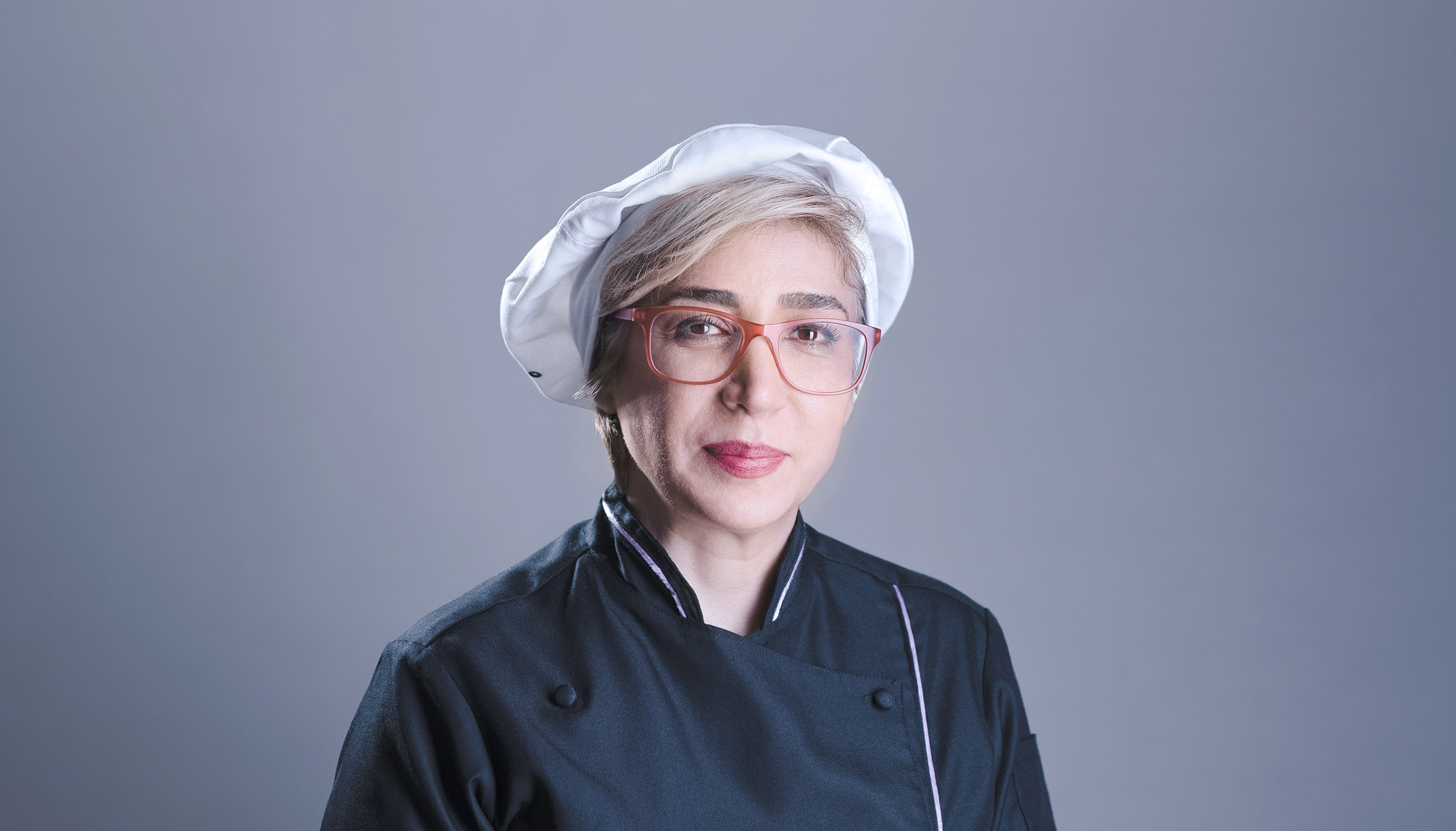 0107225112862373-jacinth-chef-sonbol-bahmanyar-portrait-iglu-studio-17528210809926.png